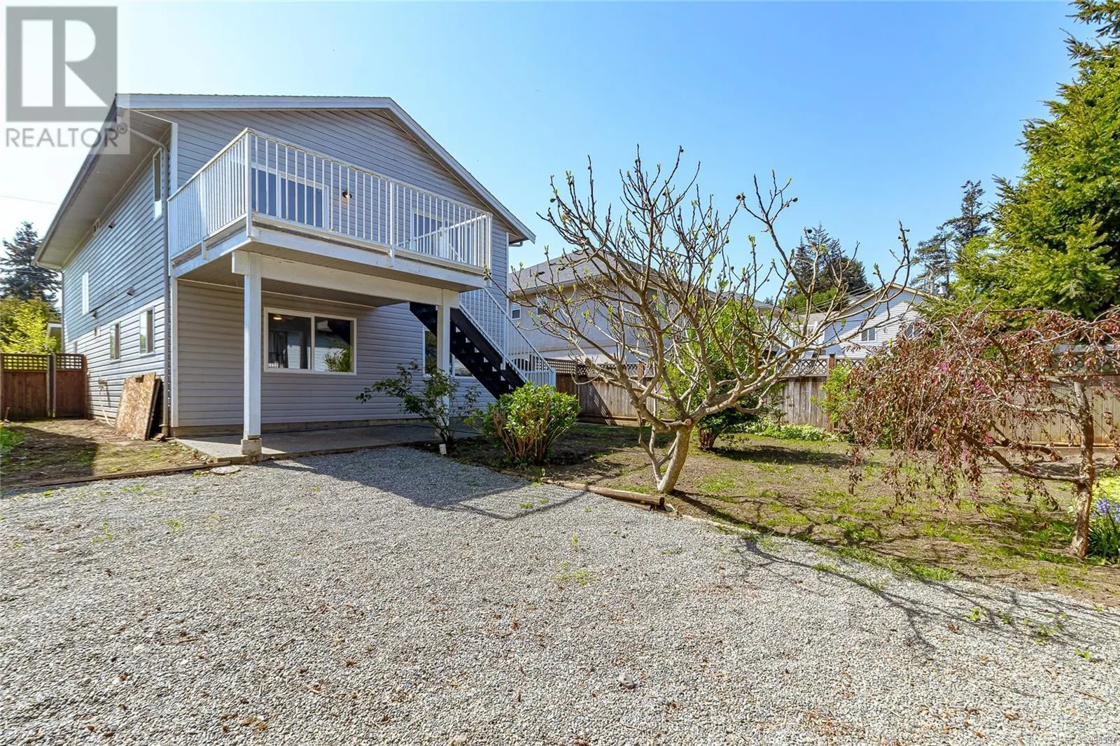 688 Goldie Ave