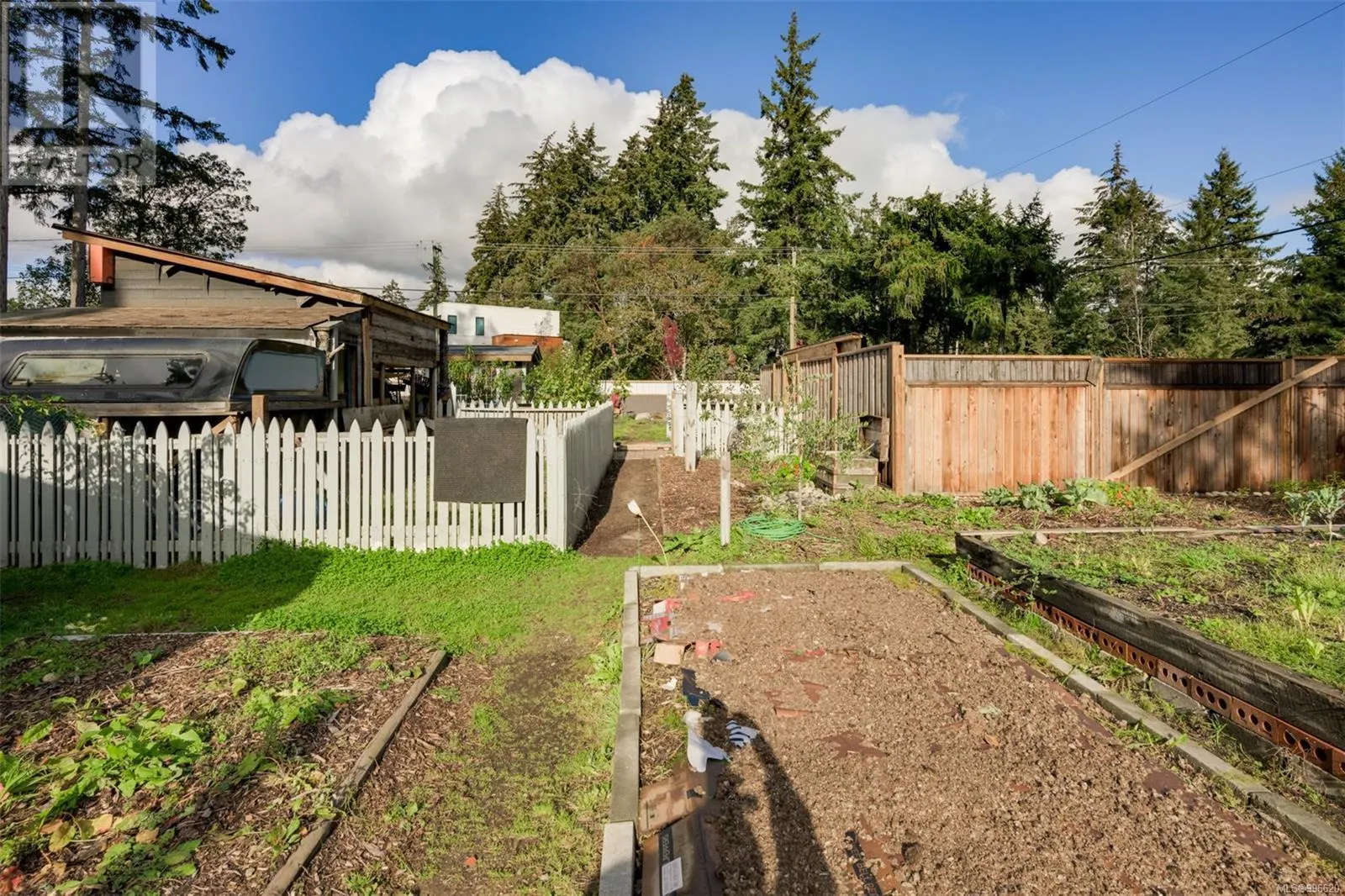2329/2333 Sooke Rd