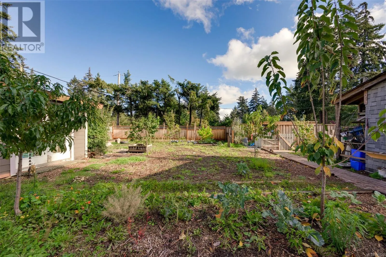 2329/2333 Sooke Rd