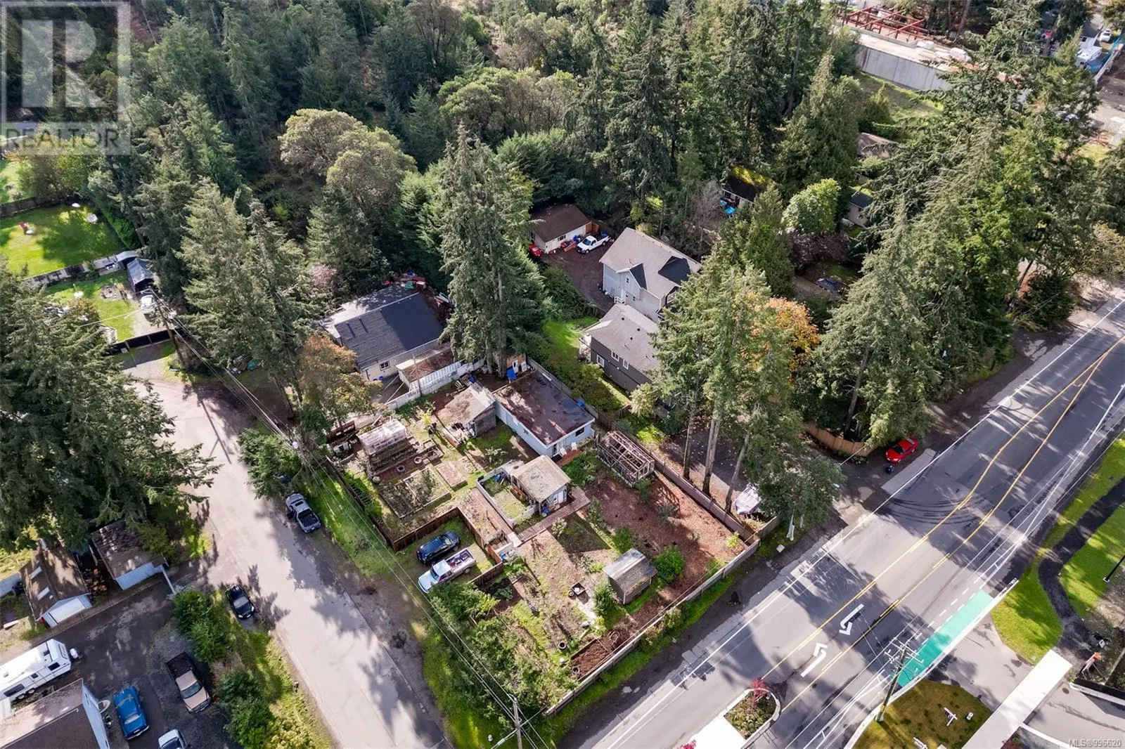 2329/2333 Sooke Rd