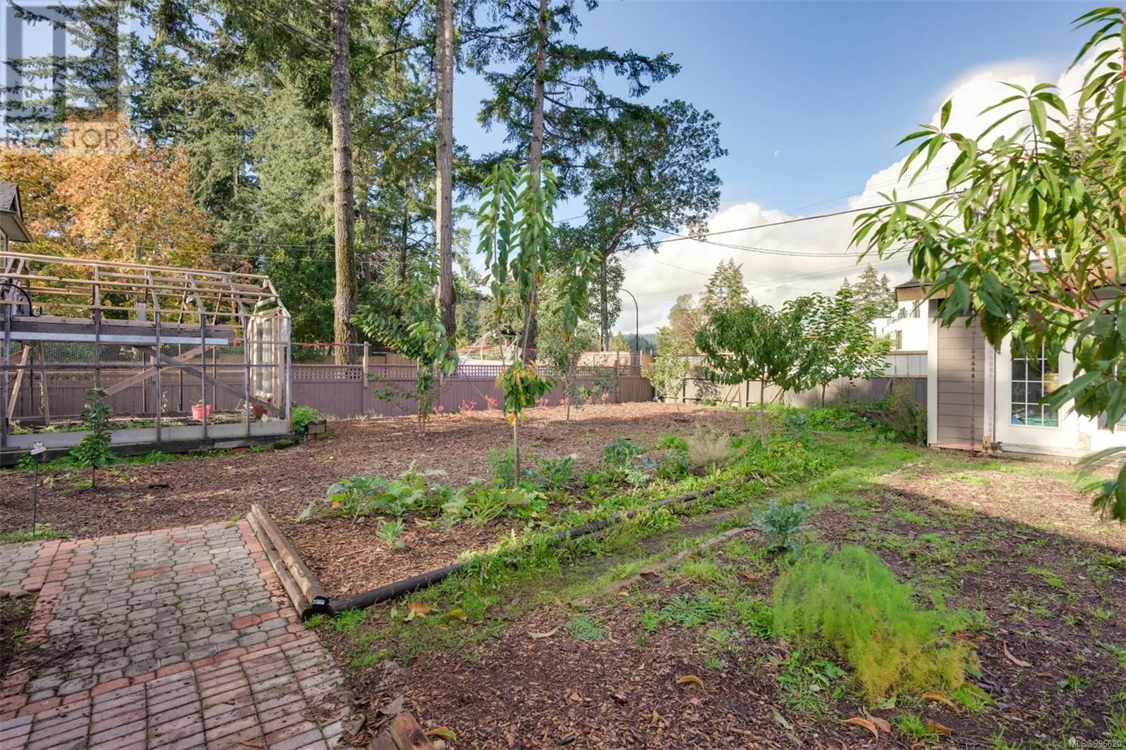 2329/2333 Sooke Rd