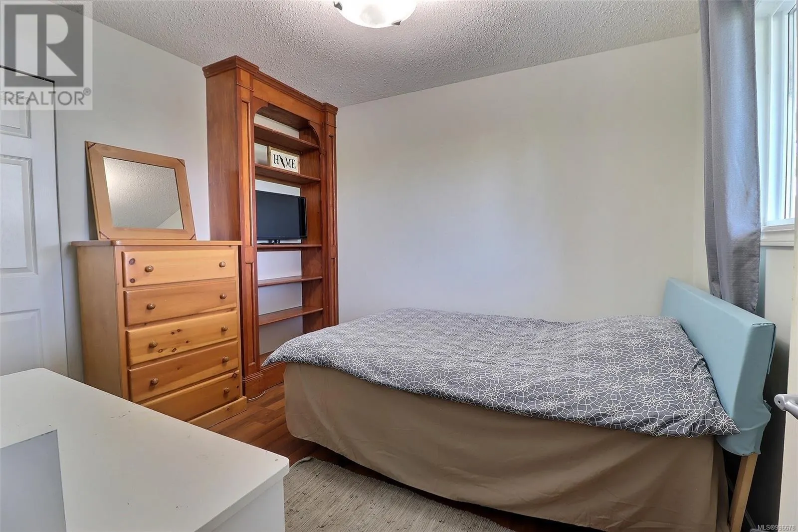 1536 Juan De Fuca Blvd