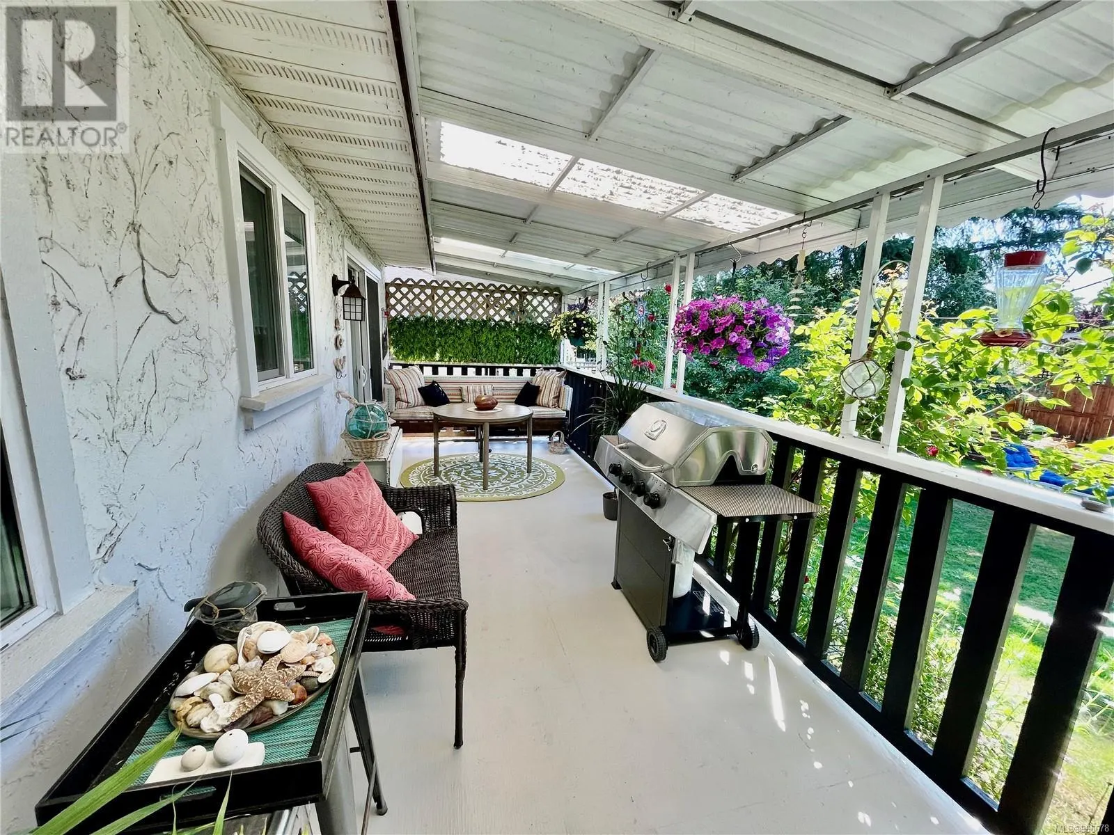 1536 Juan De Fuca Blvd