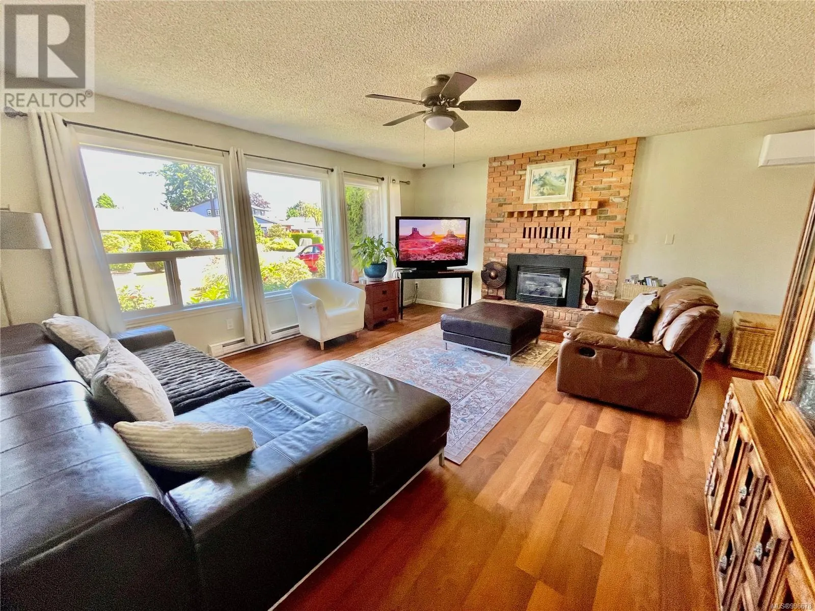 1536 Juan De Fuca Blvd