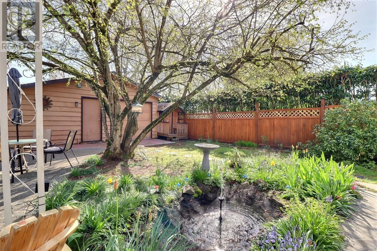 1536 Juan De Fuca Blvd