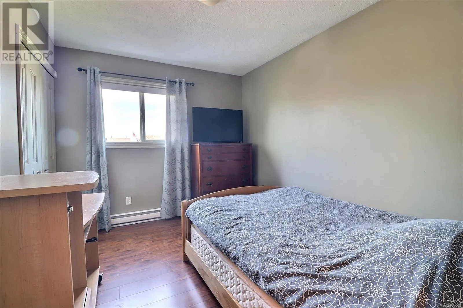 1536 Juan De Fuca Blvd