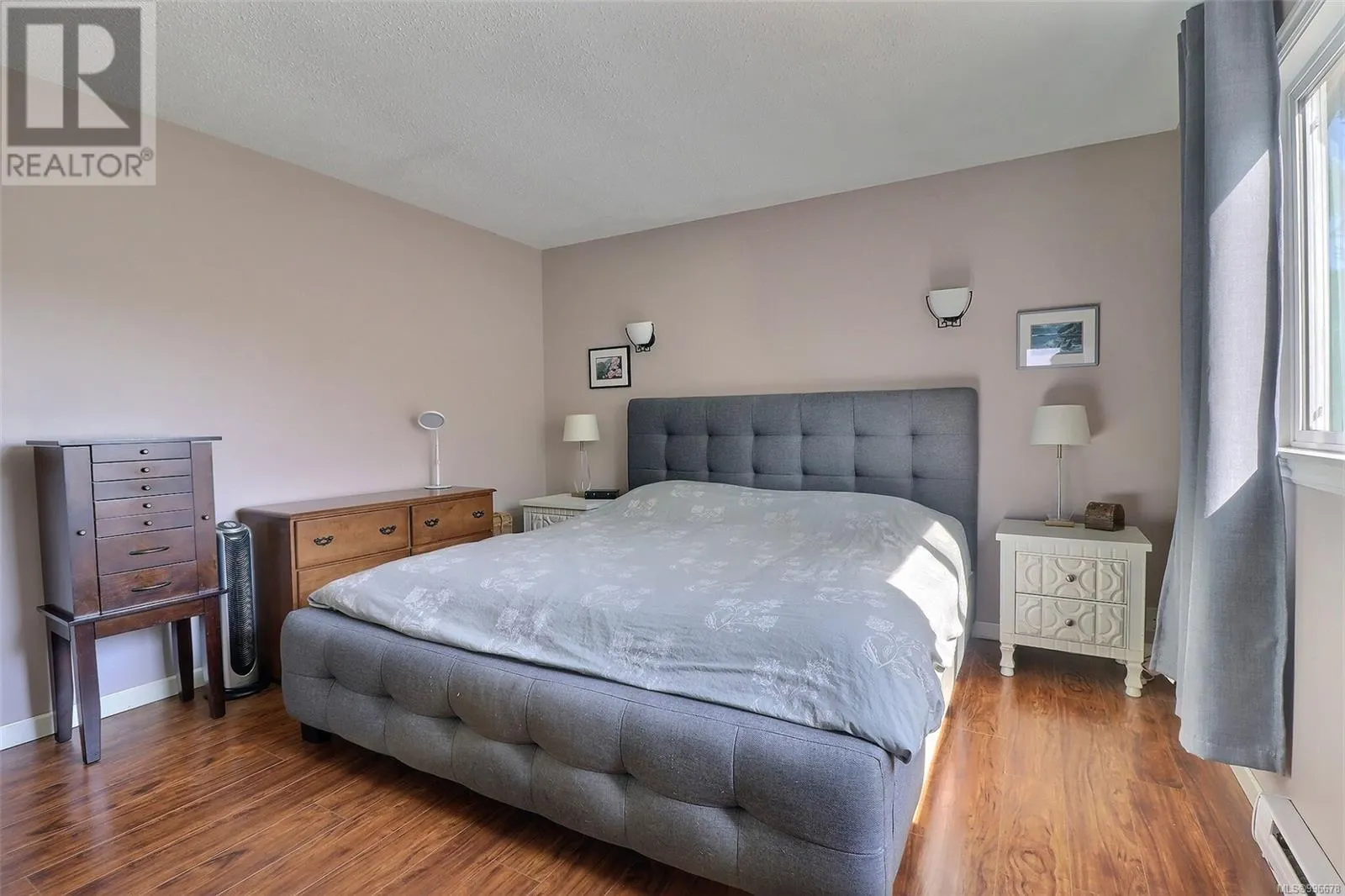 1536 Juan De Fuca Blvd