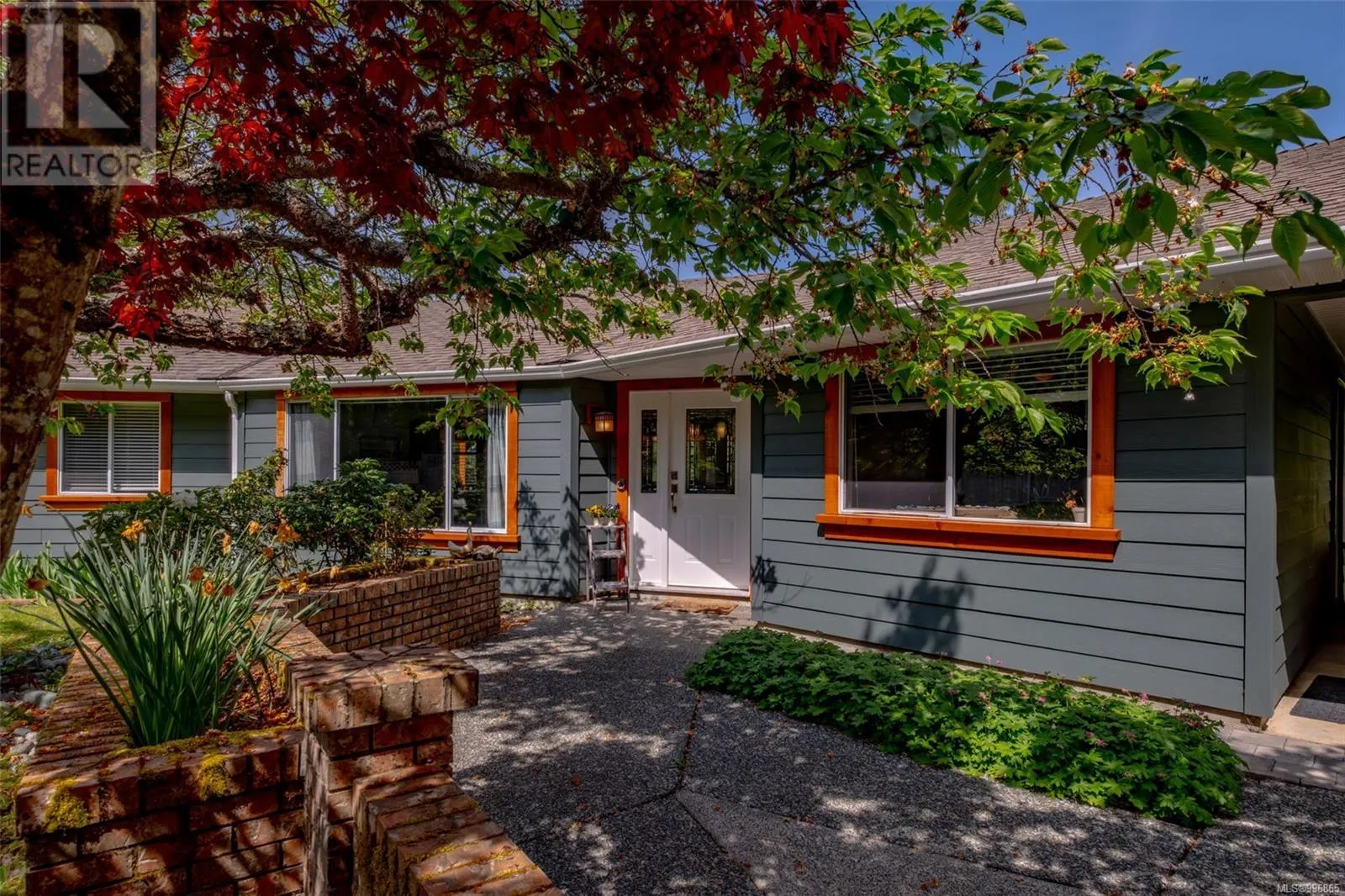 6861 Wayne Pl