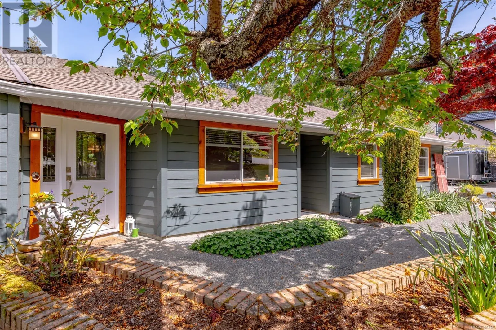 6861 Wayne Pl