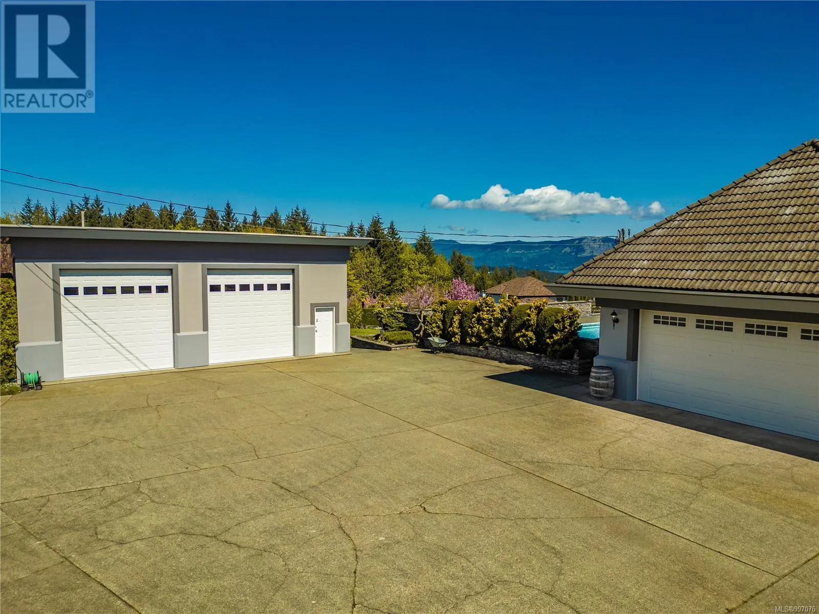 2321 Boulding Rd
