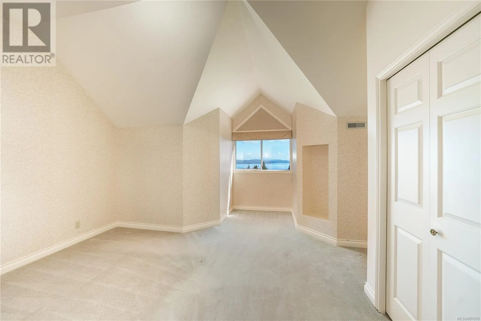 2321 Boulding Rd