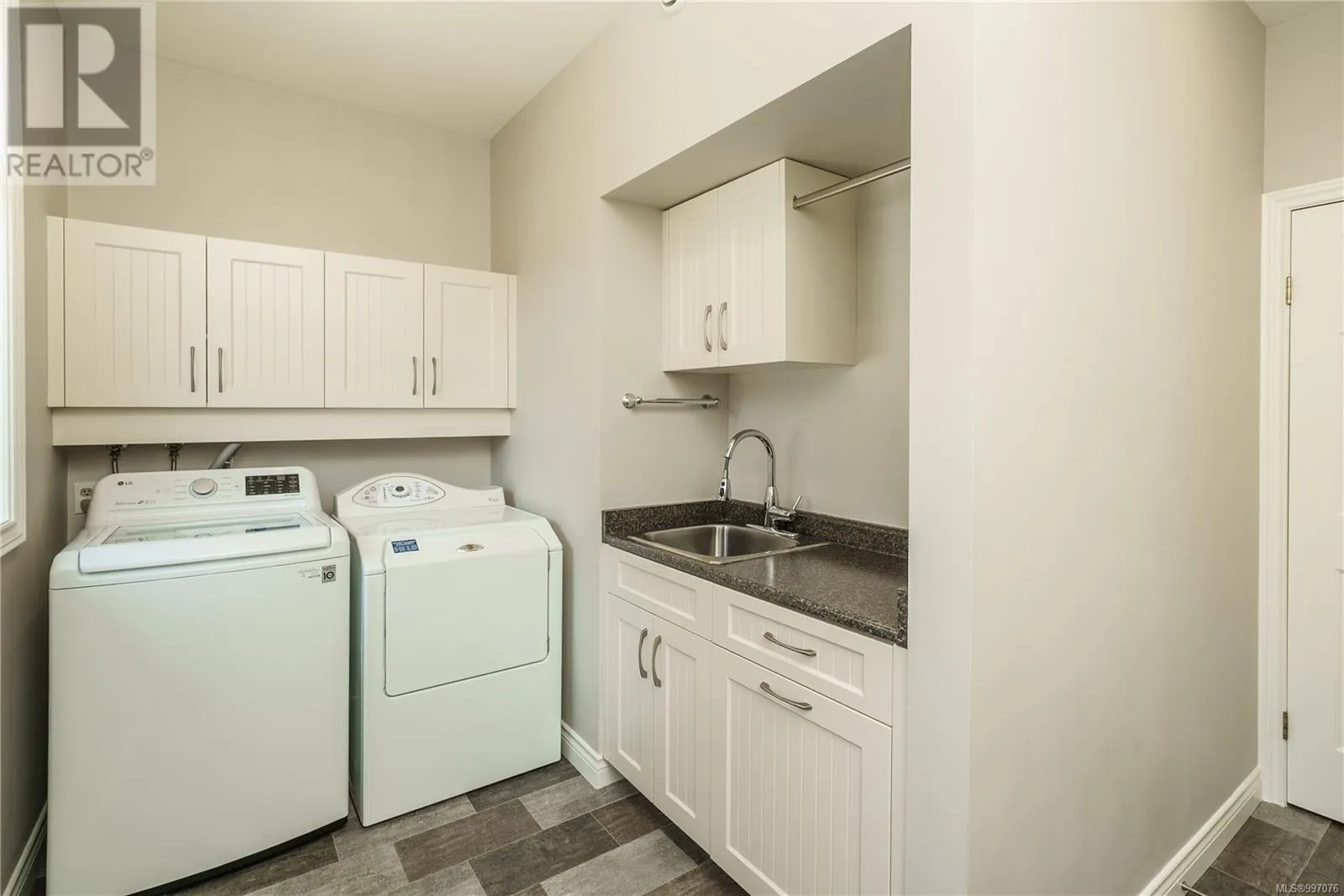 2321 Boulding Rd
