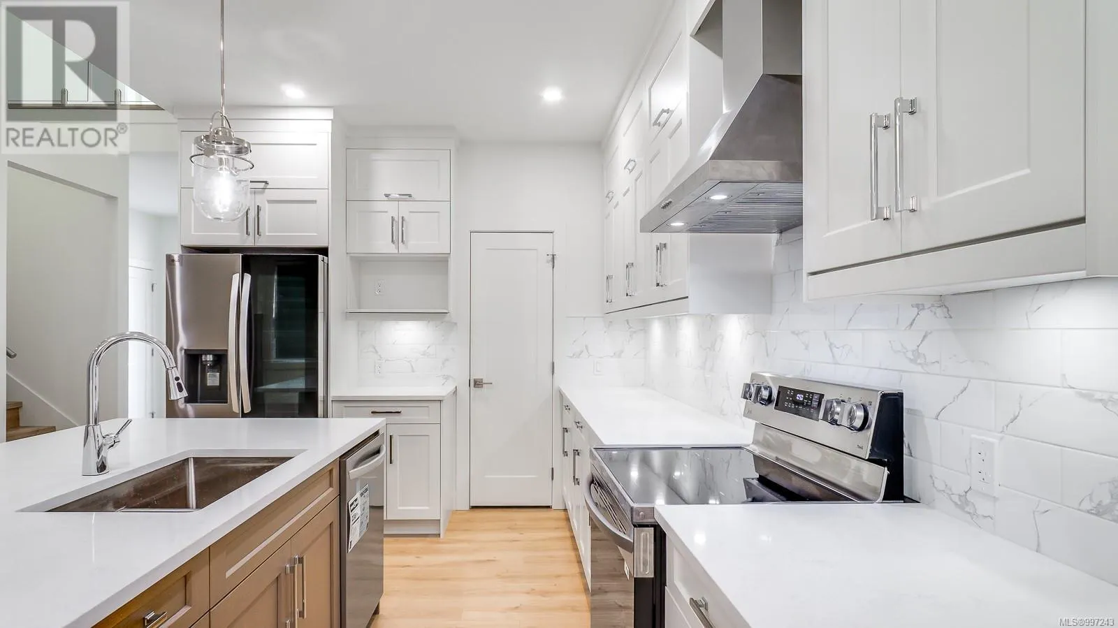 3207 Fernwood Lane