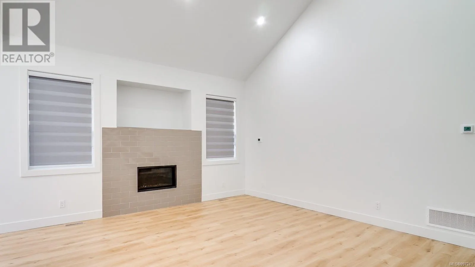 3207 Fernwood Lane