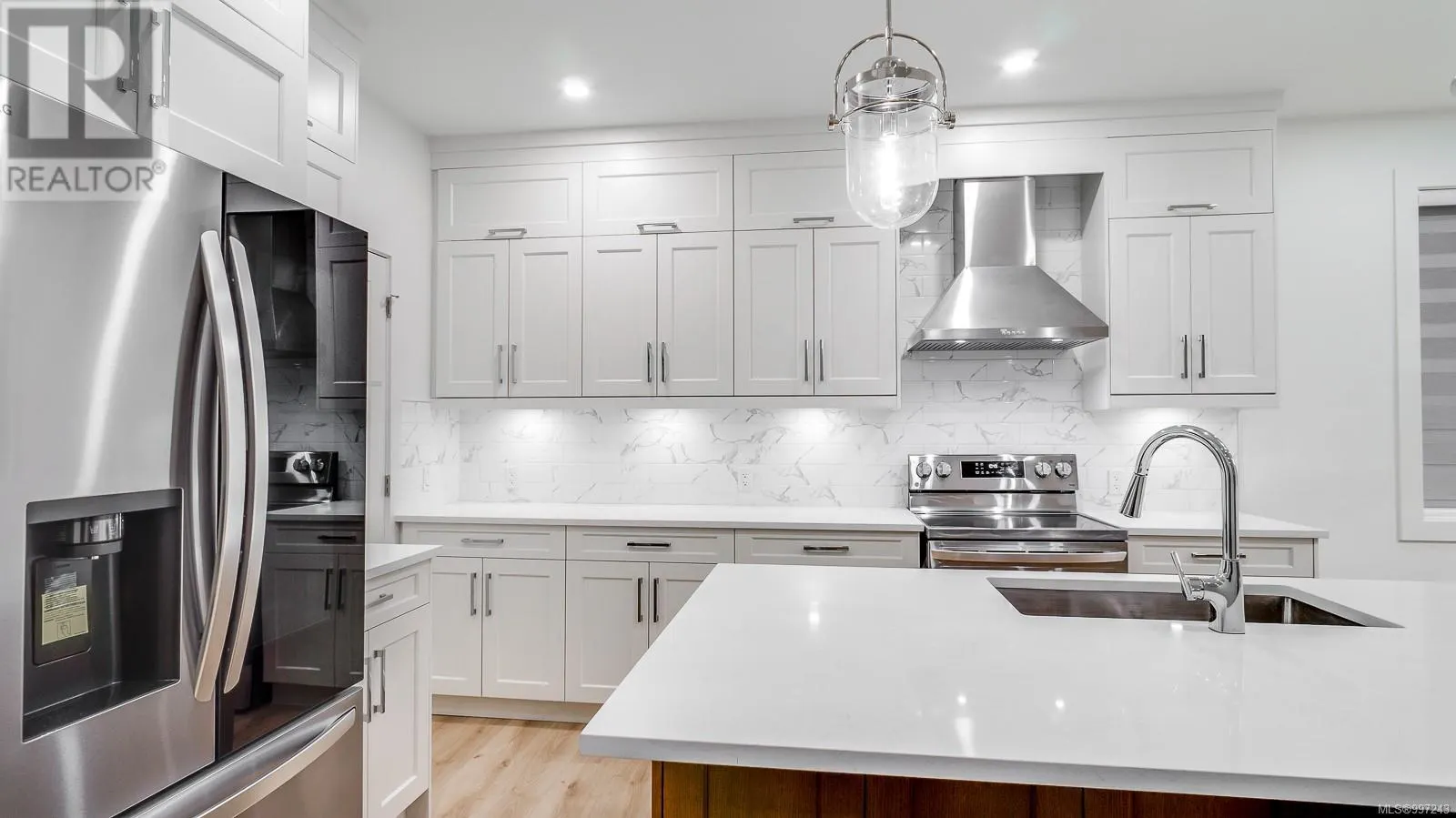3207 Fernwood Lane