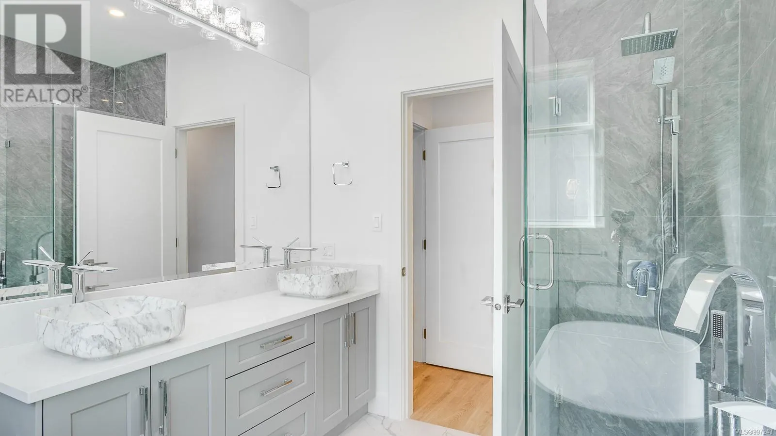 3207 Fernwood Lane