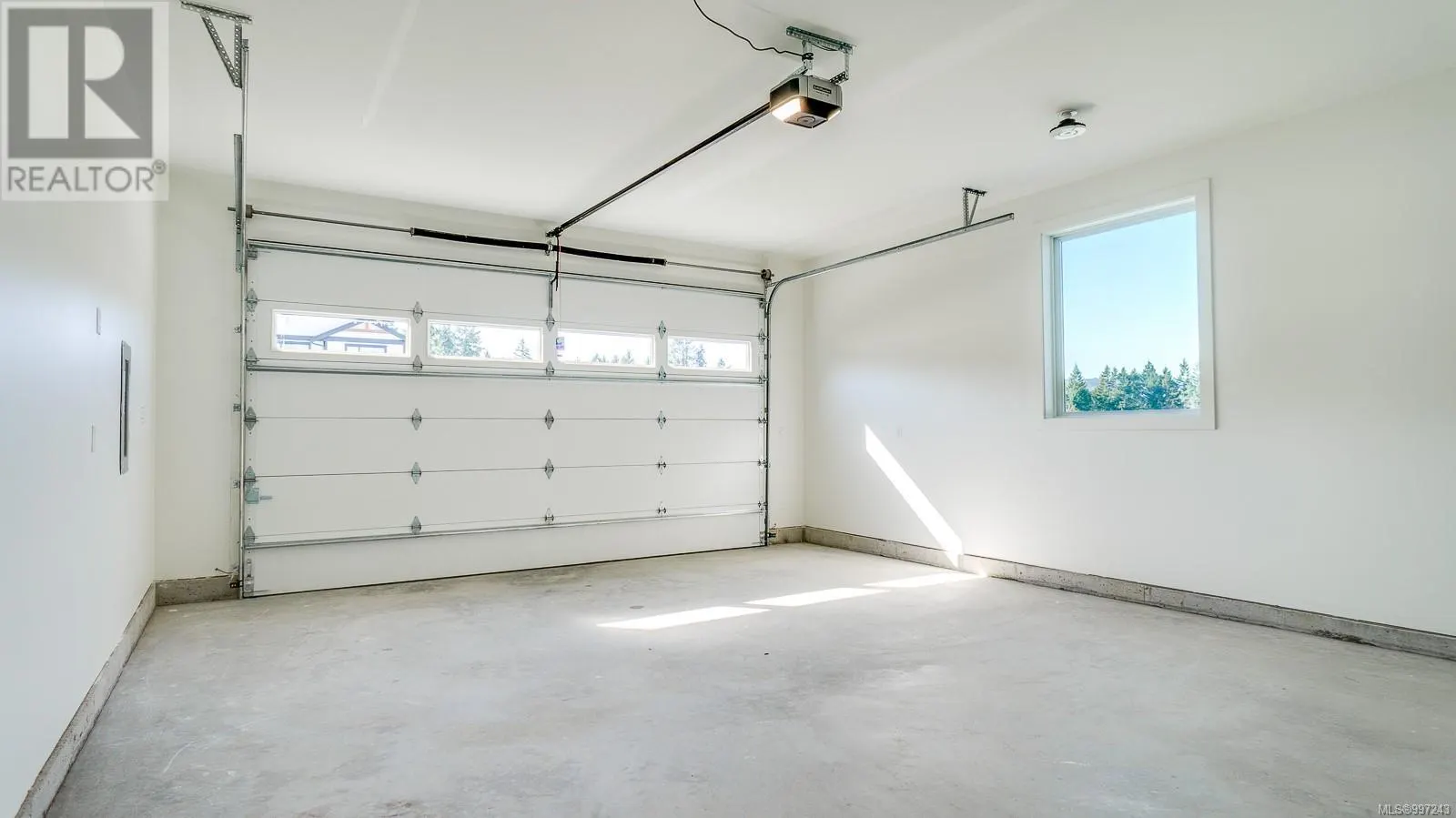 3207 Fernwood Lane