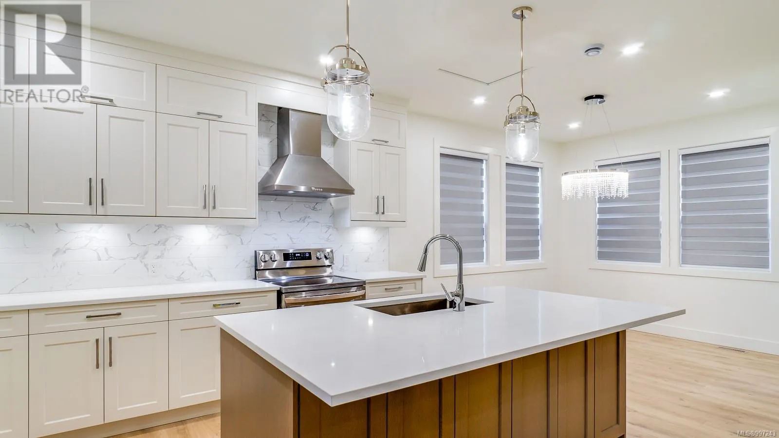 3207 Fernwood Lane