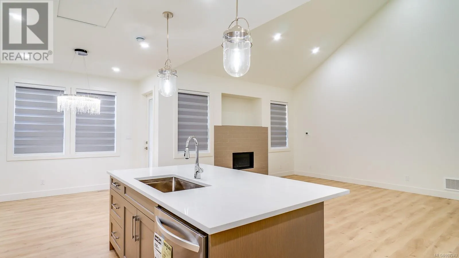 3207 Fernwood Lane