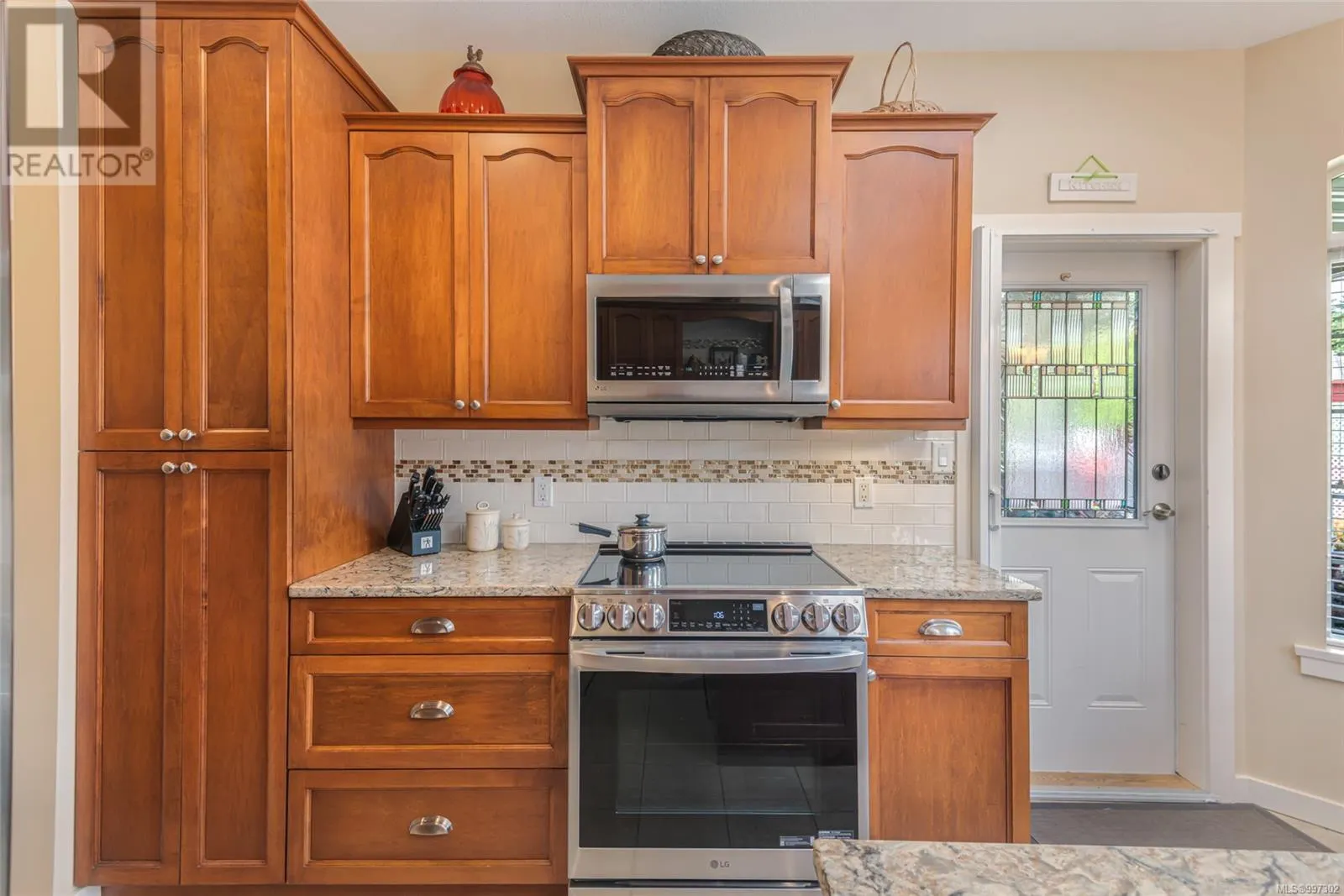5570 Woodland Cres