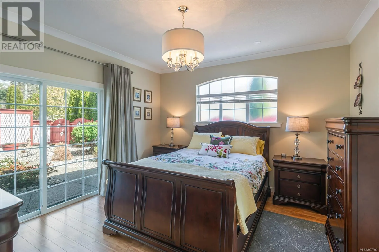 5570 Woodland Cres
