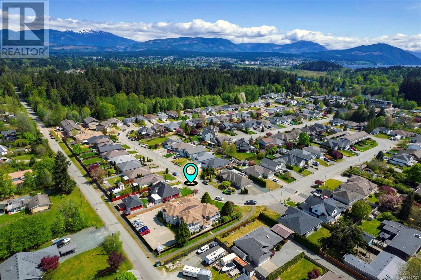 5570 Woodland Cres