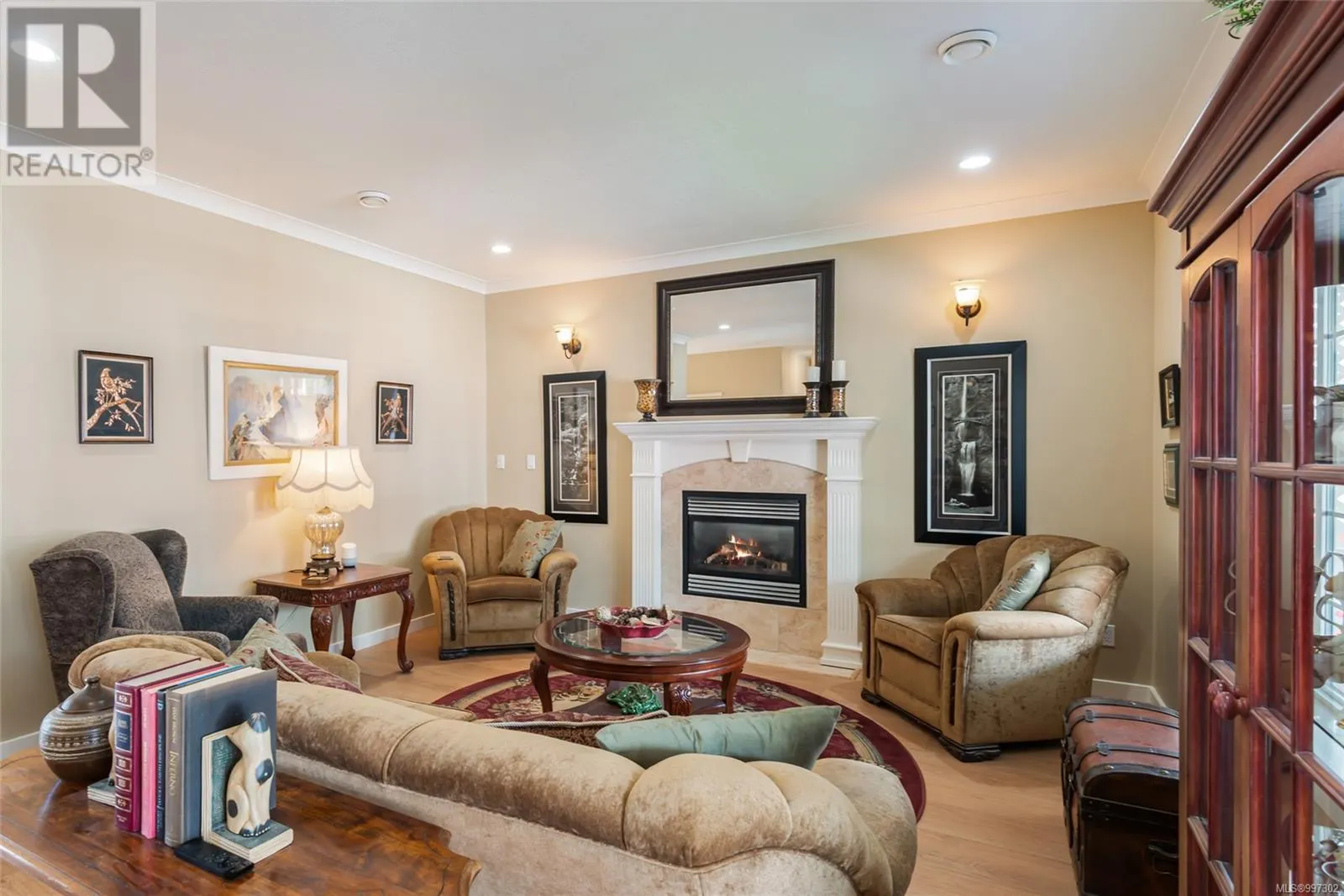 5570 Woodland Cres