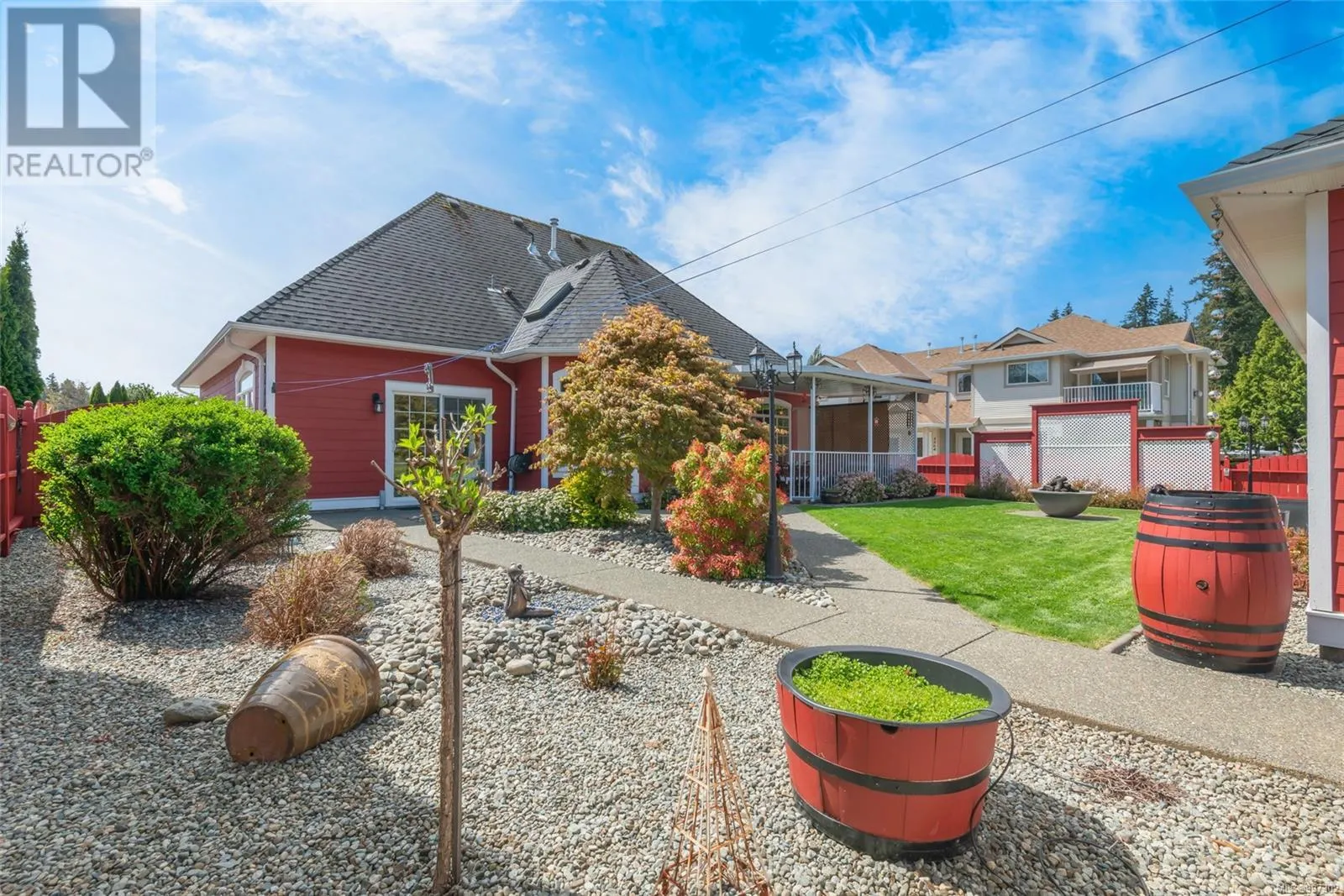 5570 Woodland Cres