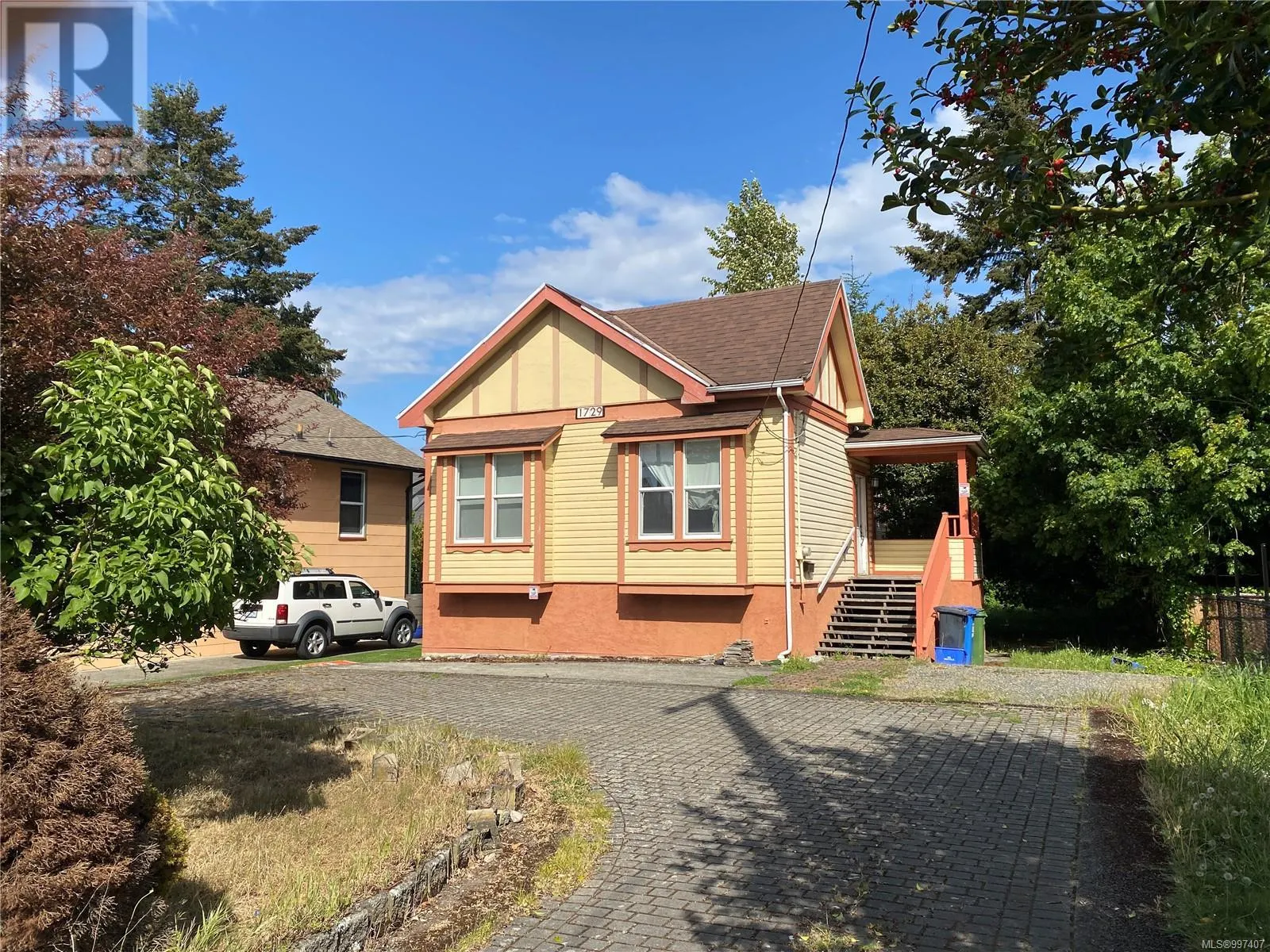 1729 Foul Bay Rd