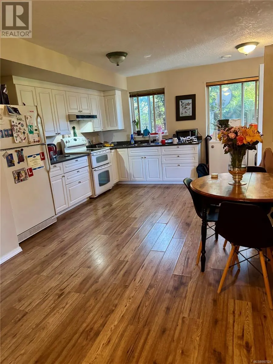 5287 Crestview Dr