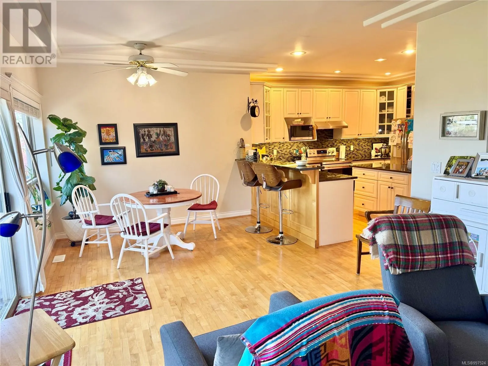 5287 Crestview Dr