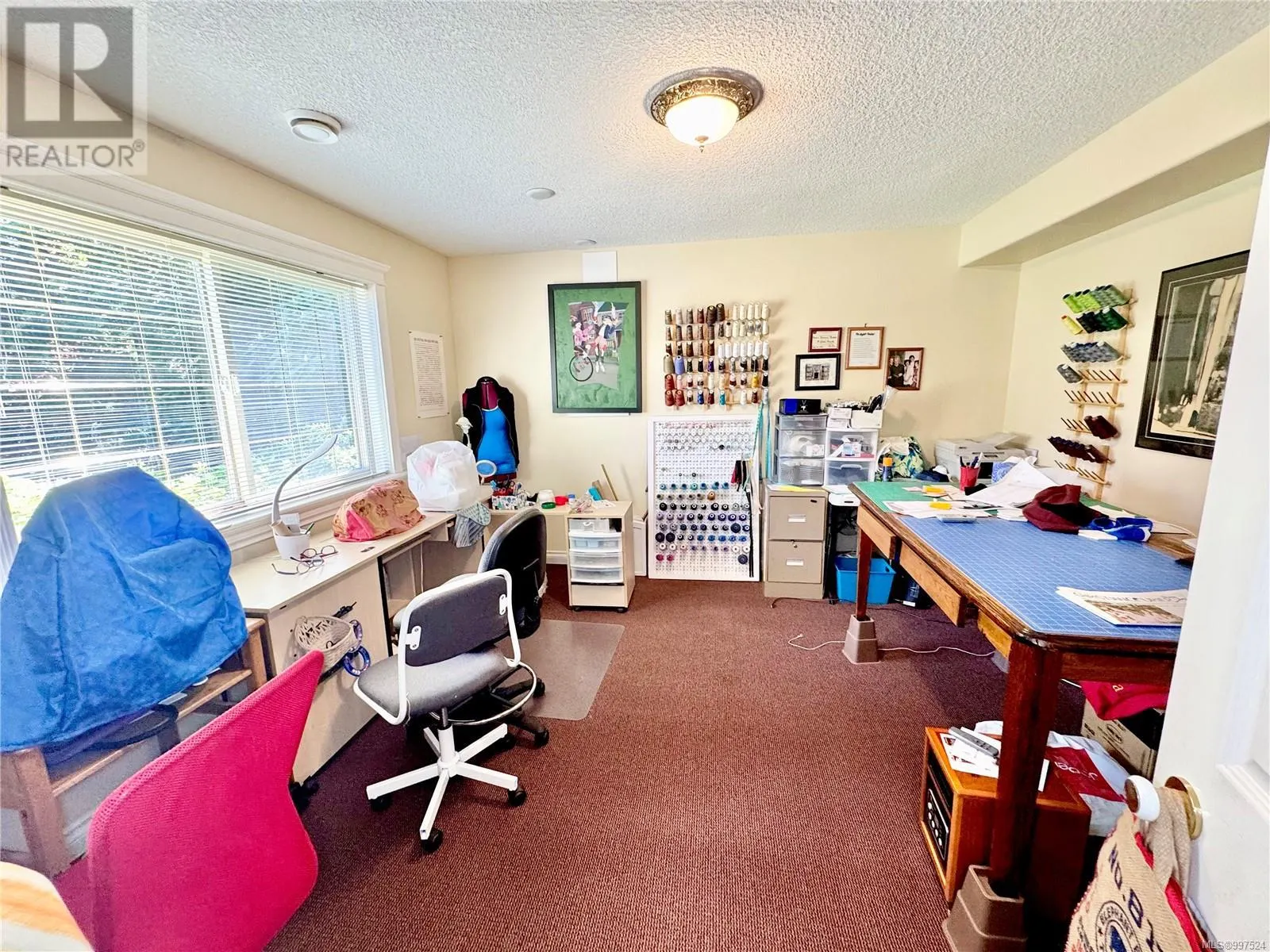 5287 Crestview Dr