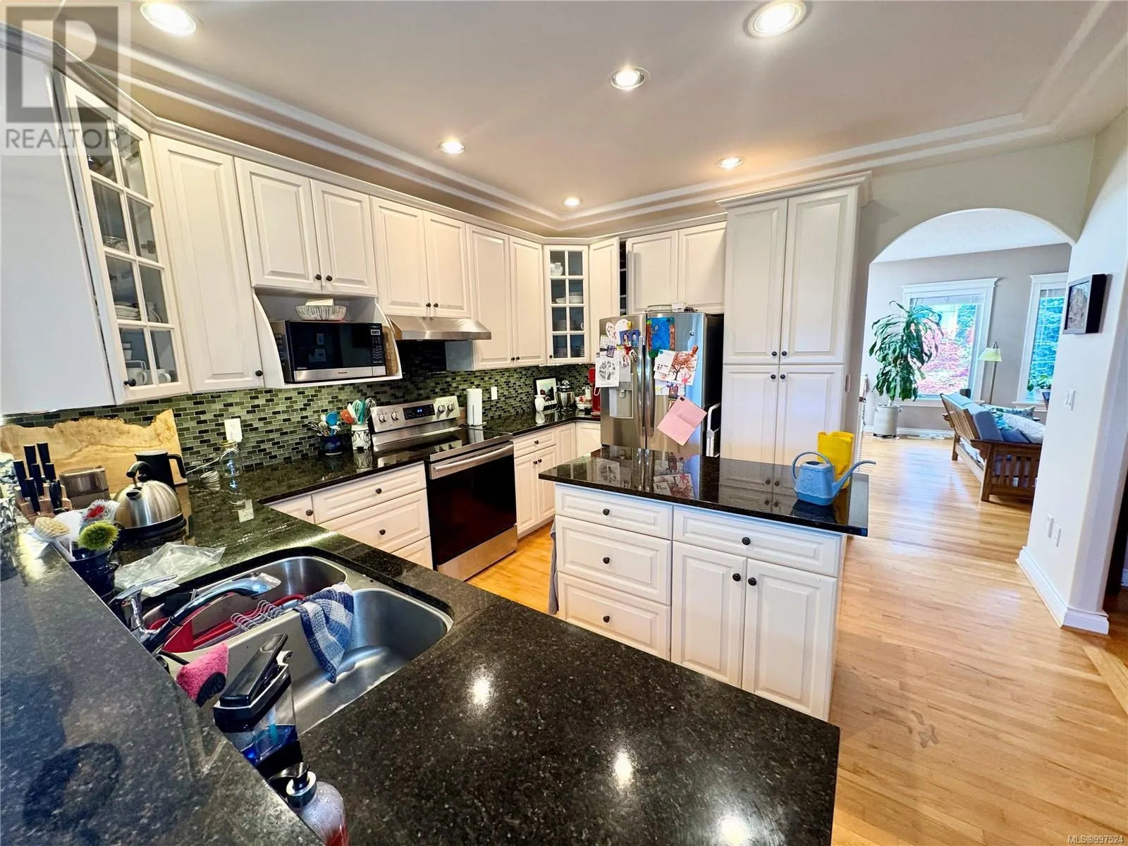 5287 Crestview Dr
