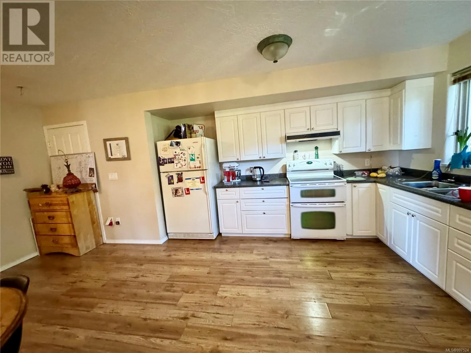 5287 Crestview Dr