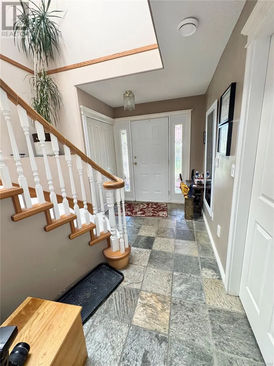 5287 Crestview Dr