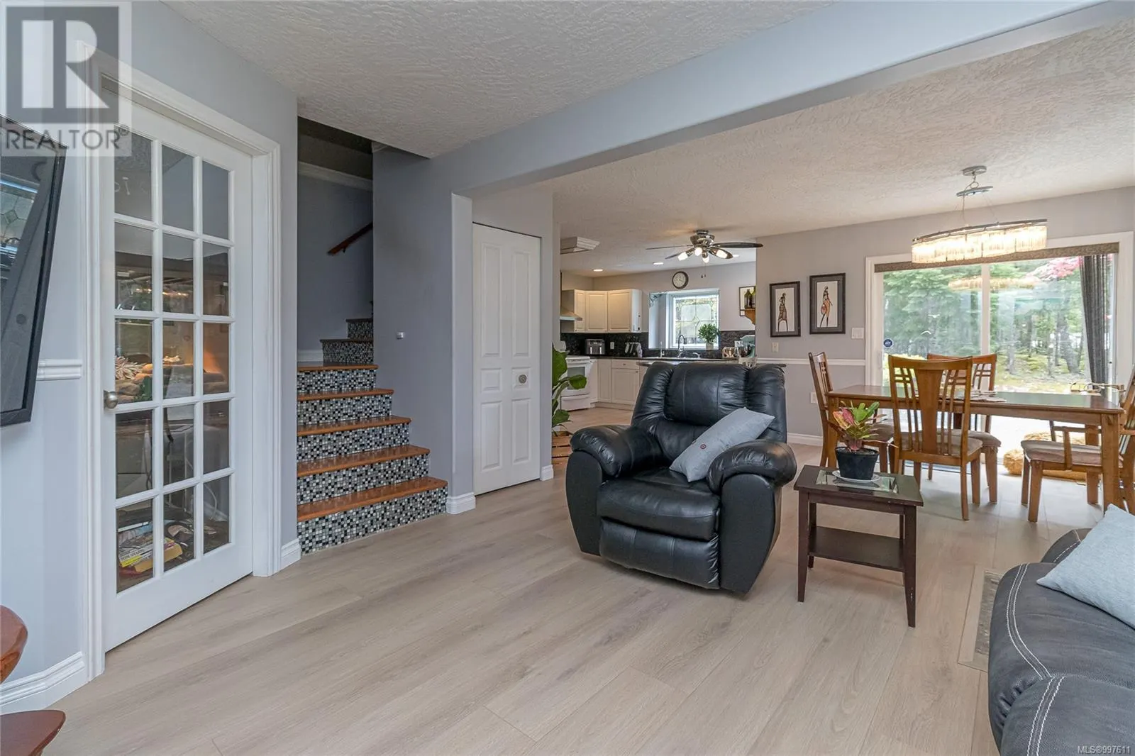 1335 Meadowood Way