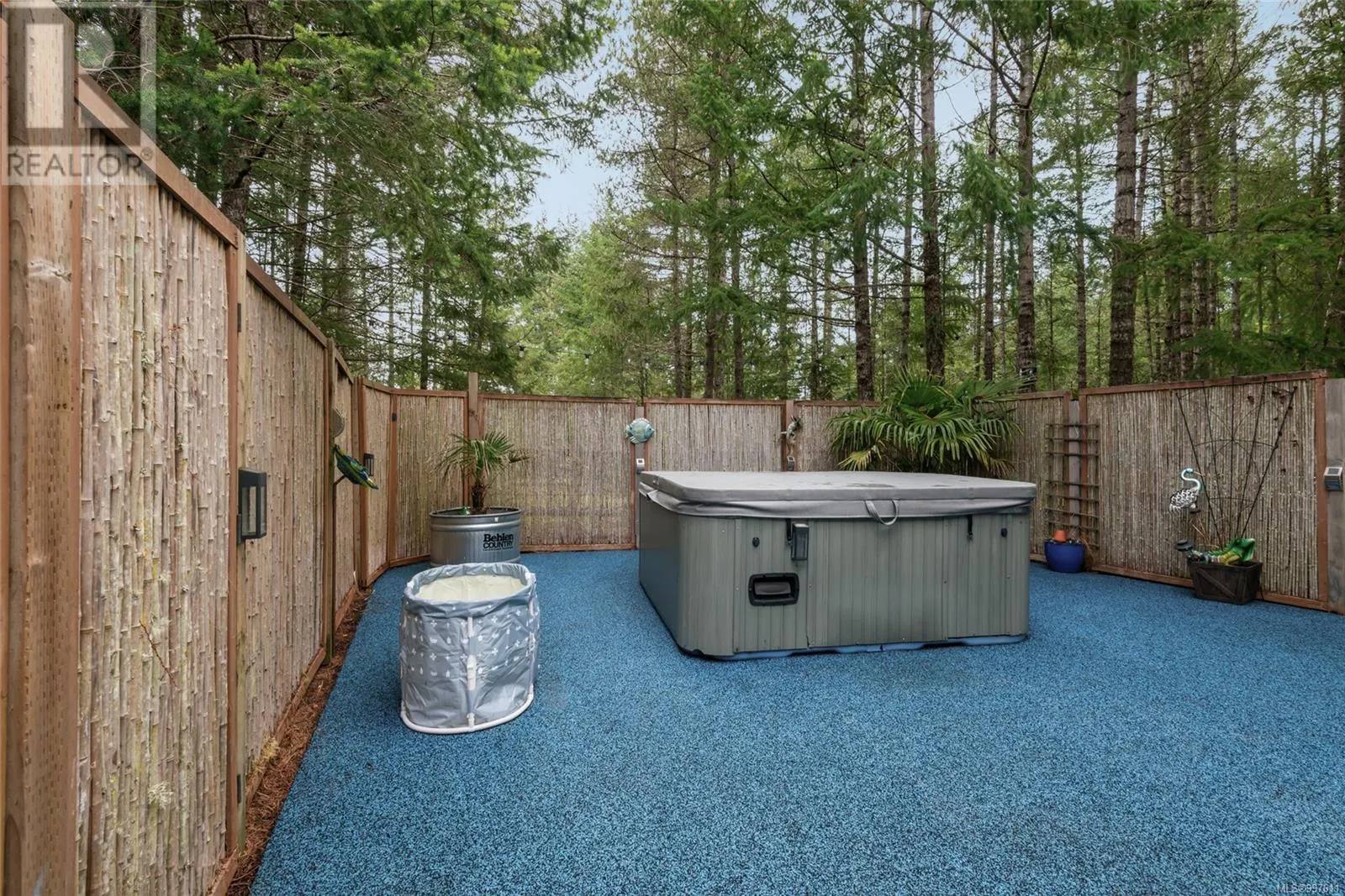 1335 Meadowood Way