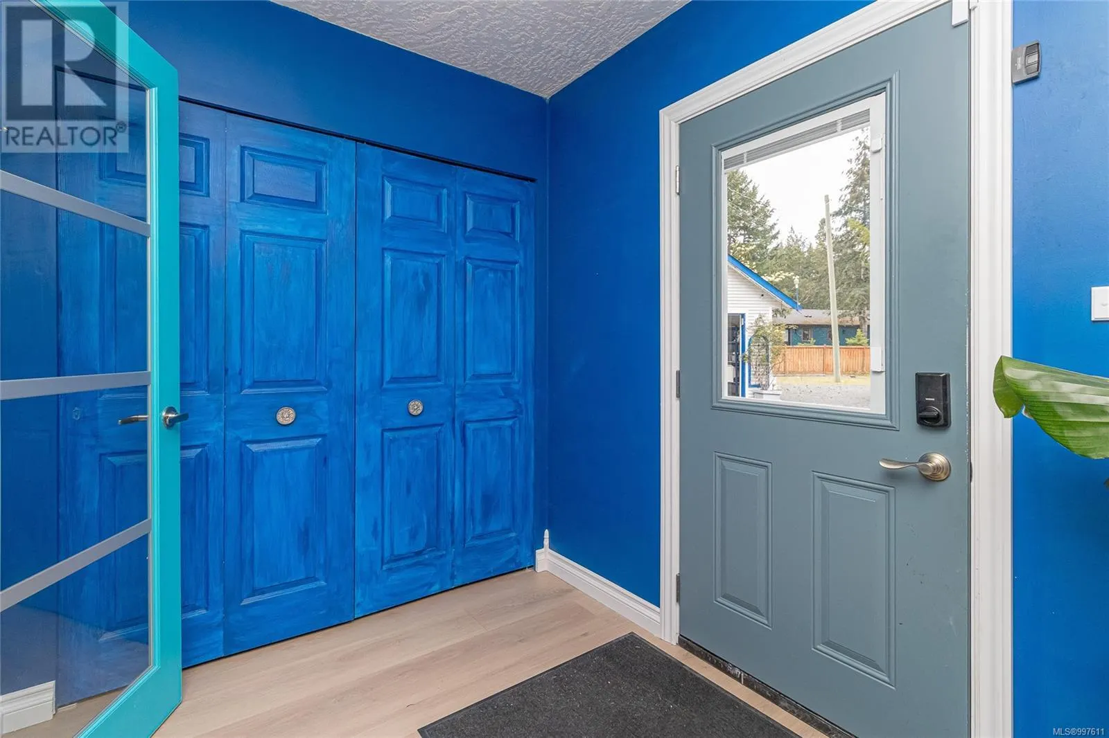 1335 Meadowood Way