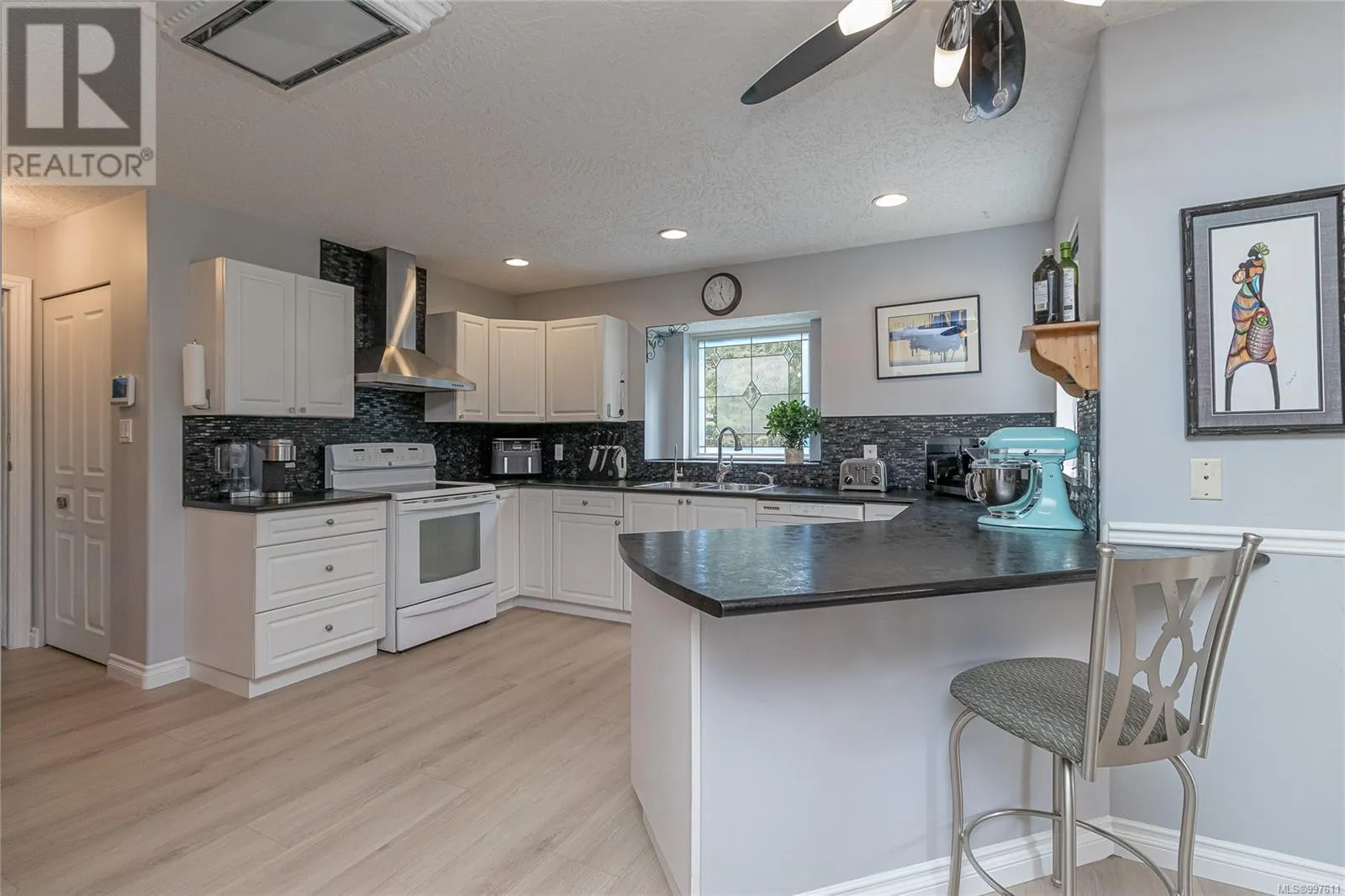 1335 Meadowood Way