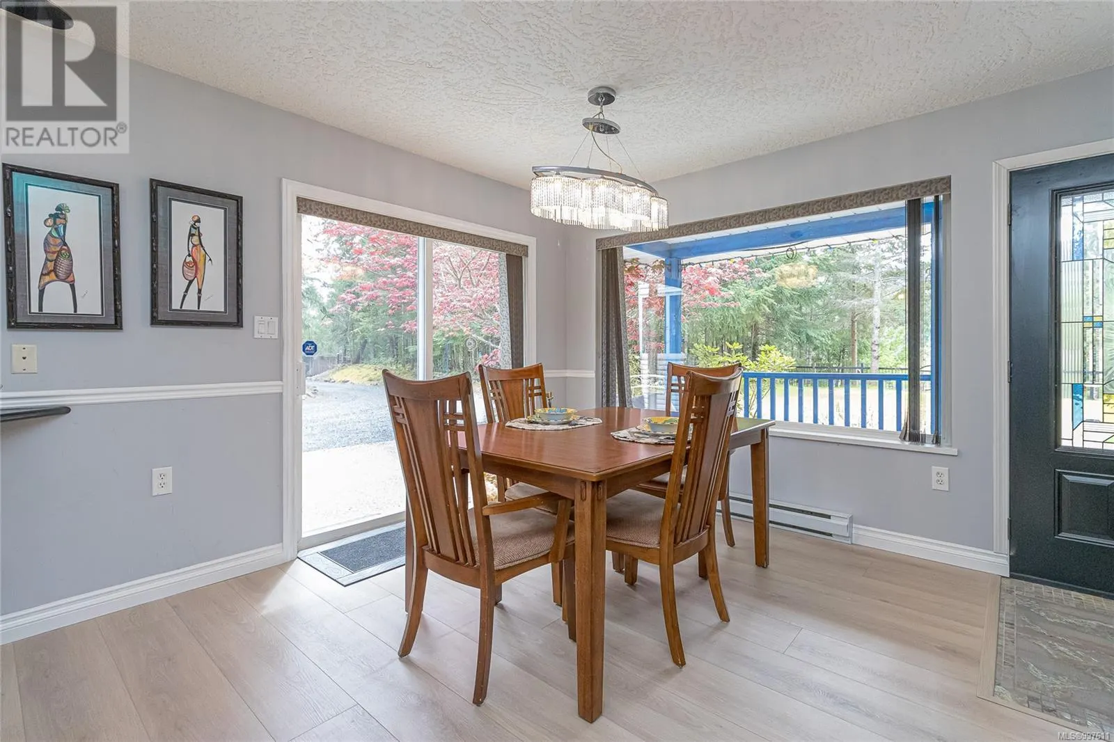 1335 Meadowood Way
