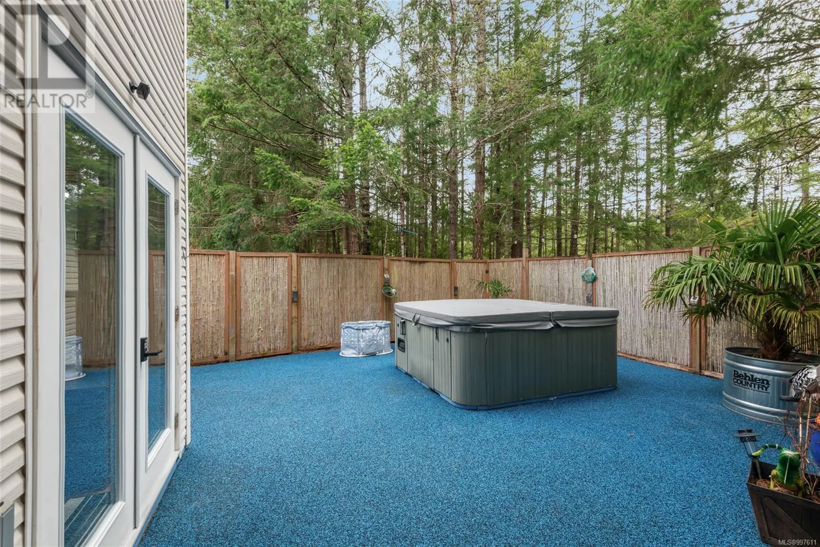 1335 Meadowood Way