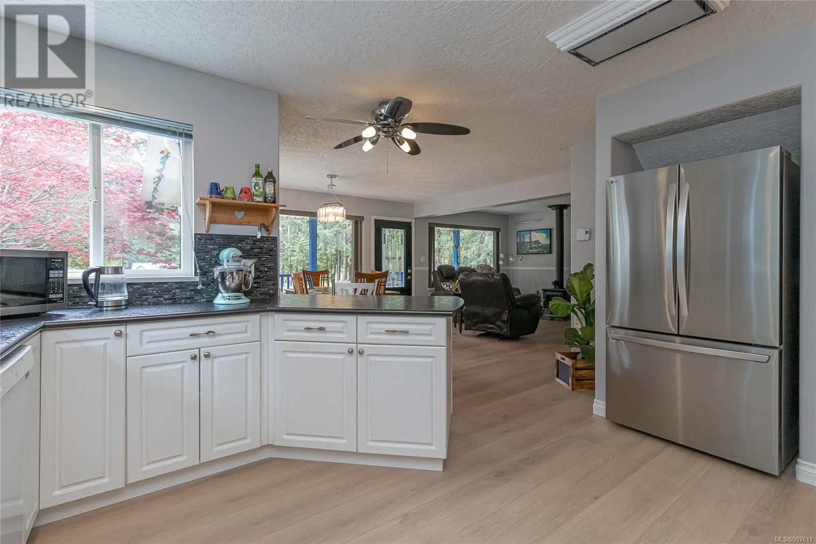 1335 Meadowood Way