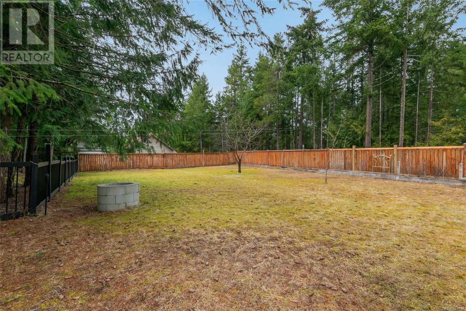 1335 Meadowood Way