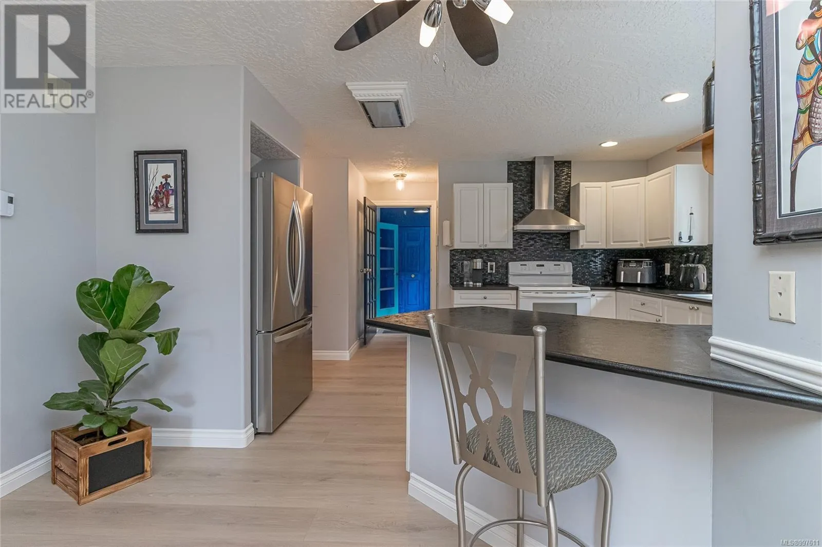 1335 Meadowood Way