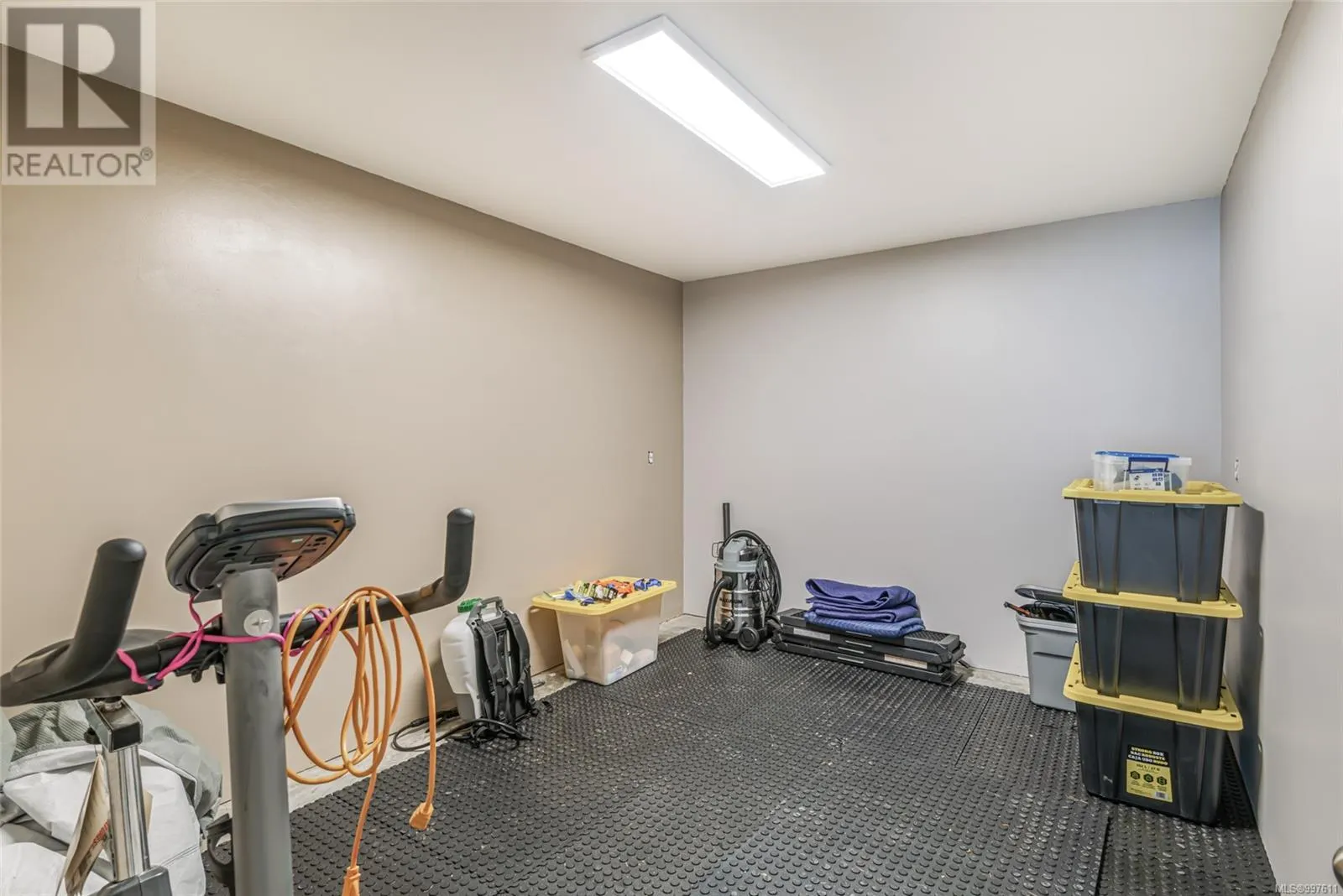 1335 Meadowood Way