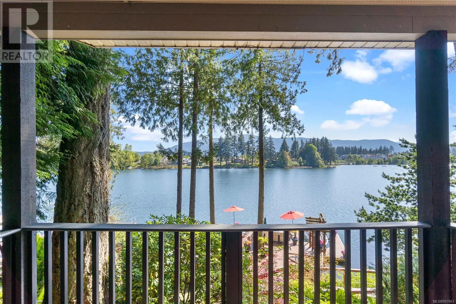 211 Ferntree Pl