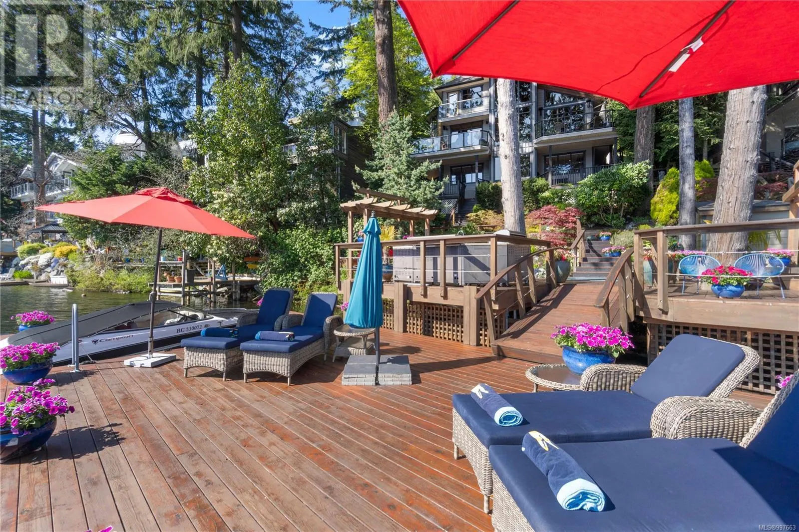 211 Ferntree Pl
