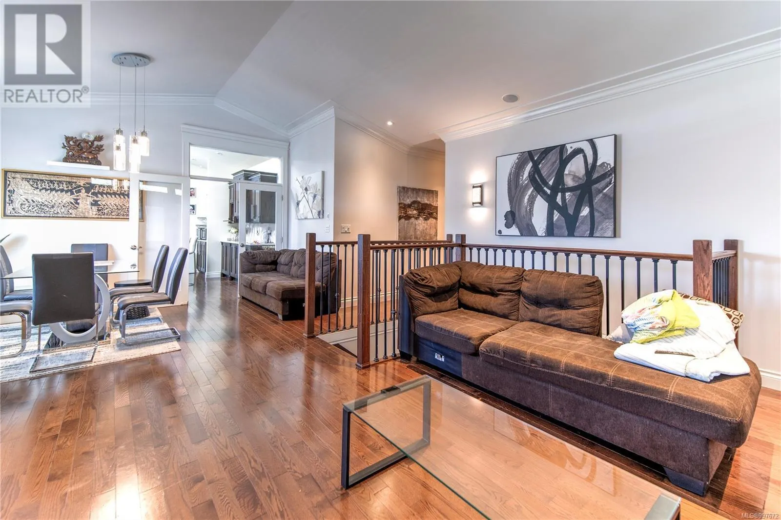 3433 Mary Anne Cres