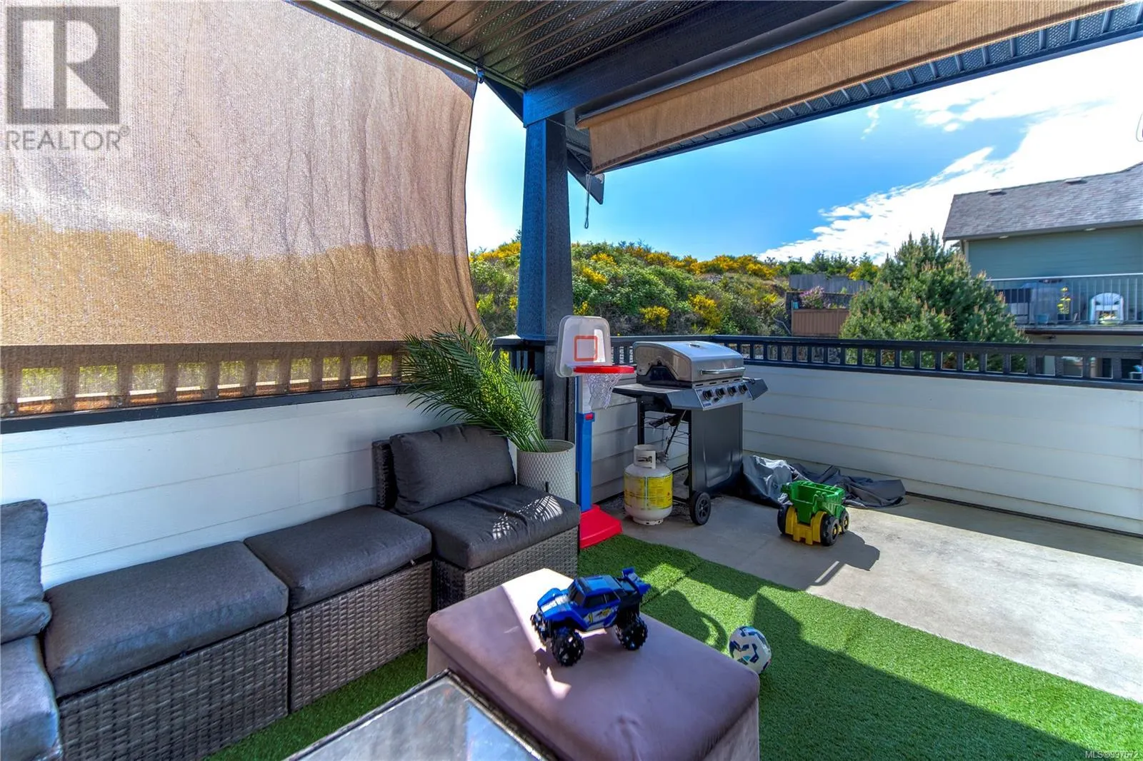 3433 Mary Anne Cres