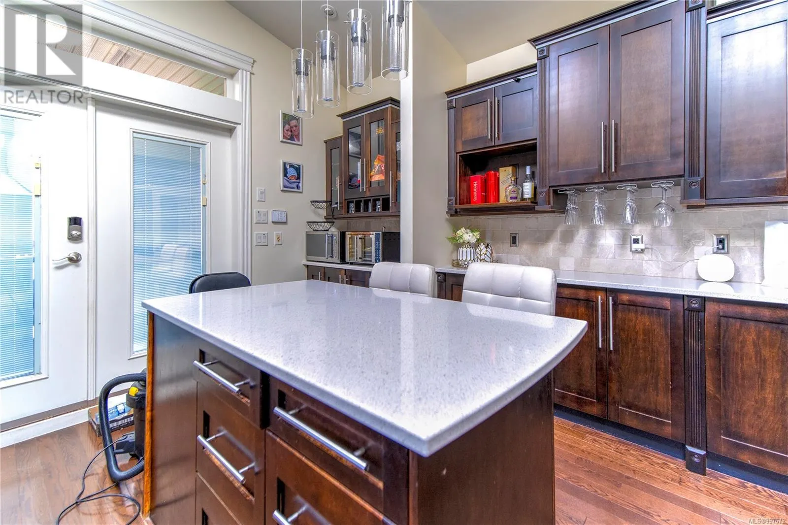 3433 Mary Anne Cres